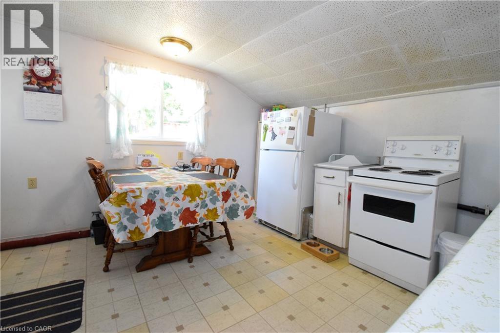 












121 CROSS Street E

,
Dunnville,




Ontario
N1A1B8


