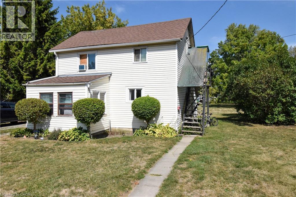 












121 CROSS Street E

,
Dunnville,




Ontario
N1A1B8

