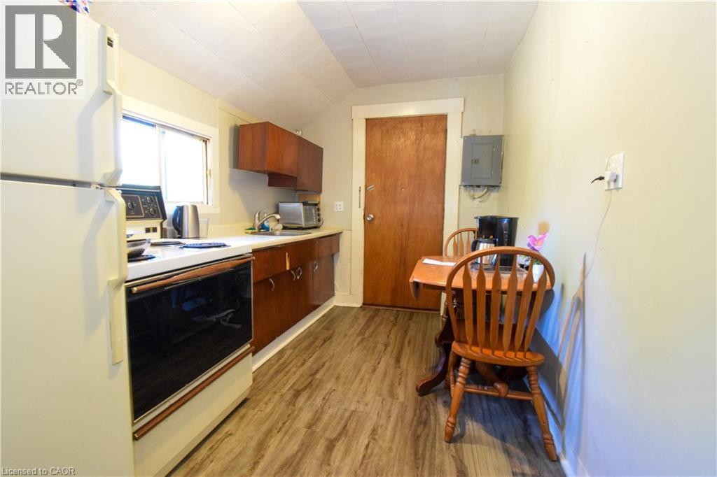 












121 CROSS Street E

,
Dunnville,




Ontario
N1A1B8

