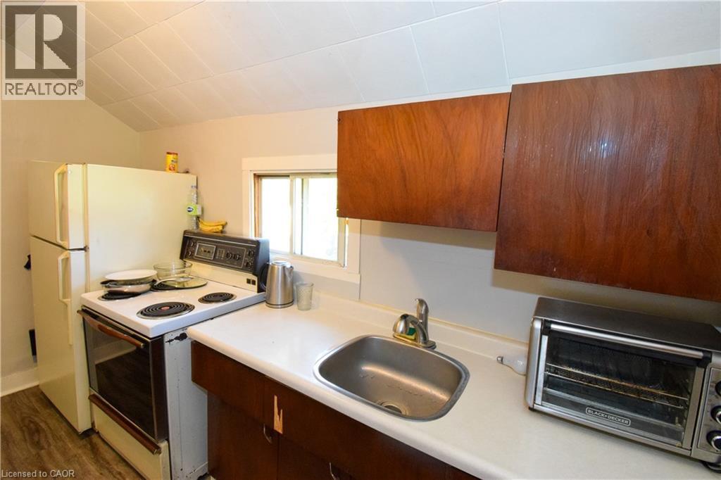 












121 CROSS Street E

,
Dunnville,




Ontario
N1A1B8

