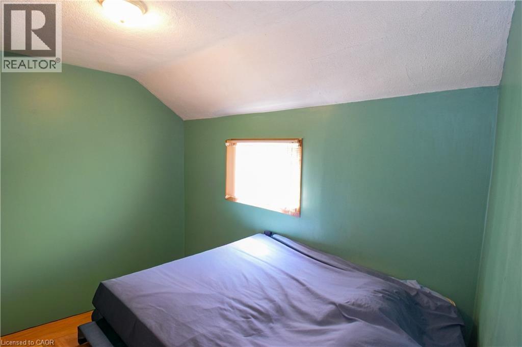 












121 CROSS Street E

,
Dunnville,




Ontario
N1A1B8

