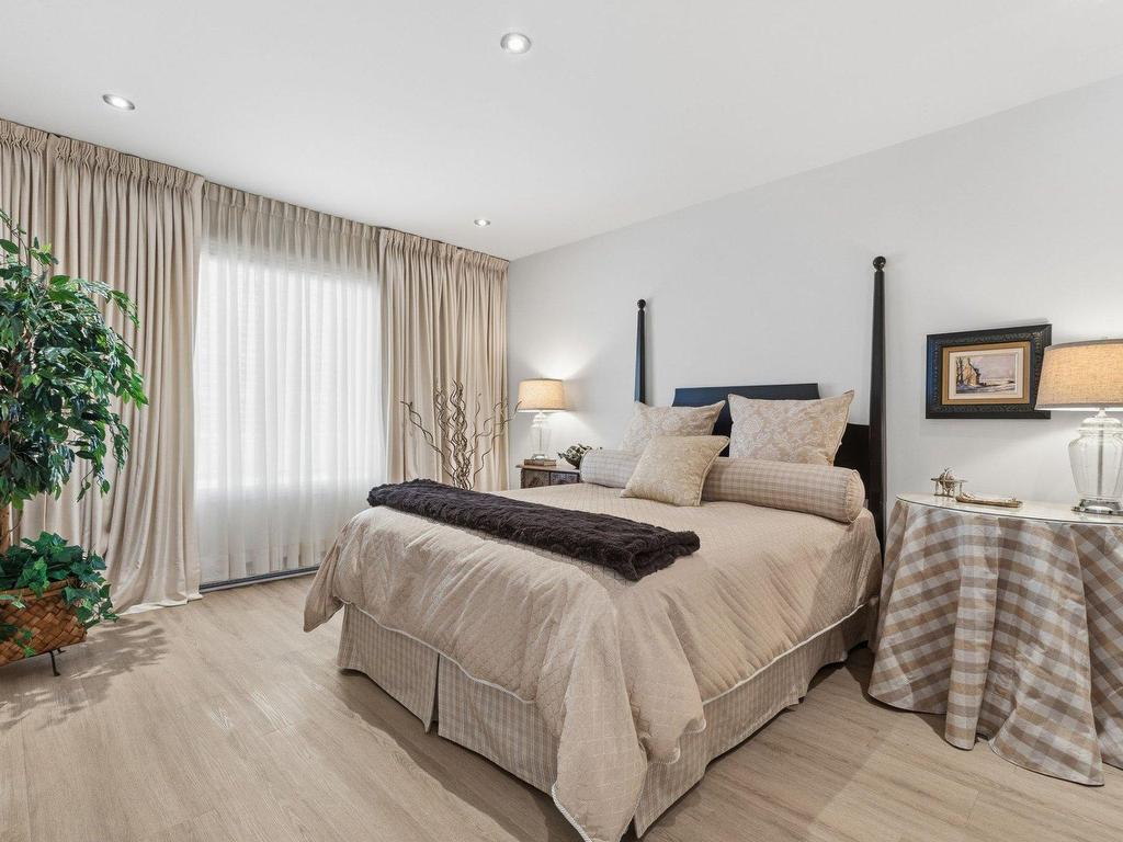 









145


Rue du Ruisseau-Clair

, 201,
Mont-Tremblant,




QC
J8E0A3


