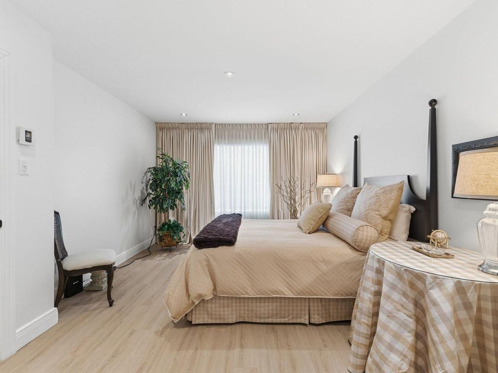 









145


Rue du Ruisseau-Clair

, 201,
Mont-Tremblant,




QC
J8E0A3

