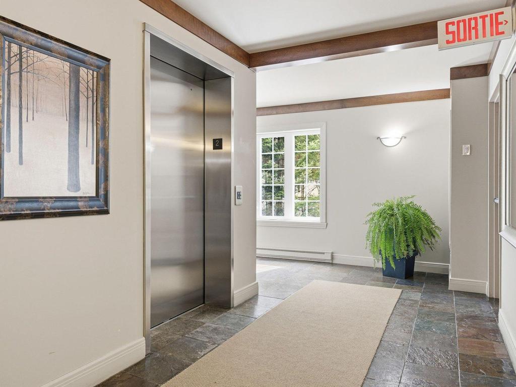 









145


Rue du Ruisseau-Clair

, 201,
Mont-Tremblant,




QC
J8E0A3

