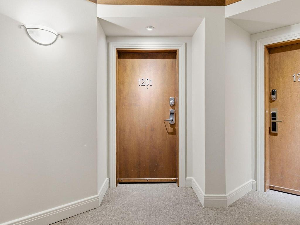 









145


Rue du Ruisseau-Clair

, 201,
Mont-Tremblant,




QC
J8E0A3

