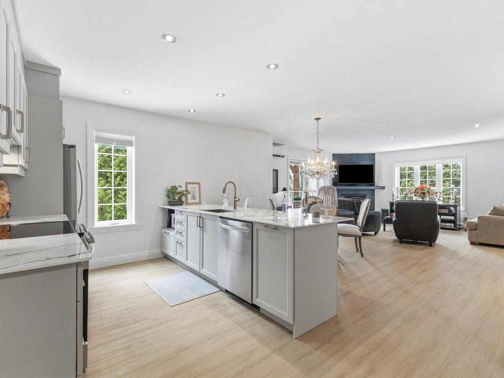 









145


Rue du Ruisseau-Clair

, 201,
Mont-Tremblant,




QC
J8E0A3

