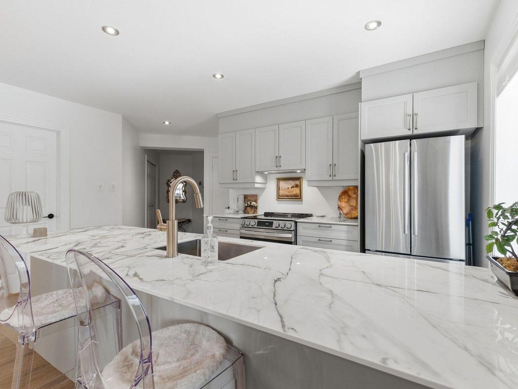 









145


Rue du Ruisseau-Clair

, 201,
Mont-Tremblant,




QC
J8E0A3

