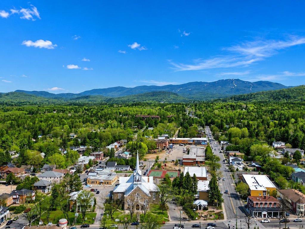 









145


Rue du Ruisseau-Clair

, 201,
Mont-Tremblant,




QC
J8E0A3

