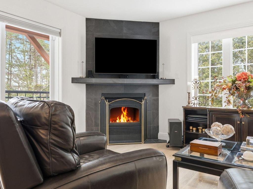 









145


Rue du Ruisseau-Clair

, 201,
Mont-Tremblant,




QC
J8E0A3

