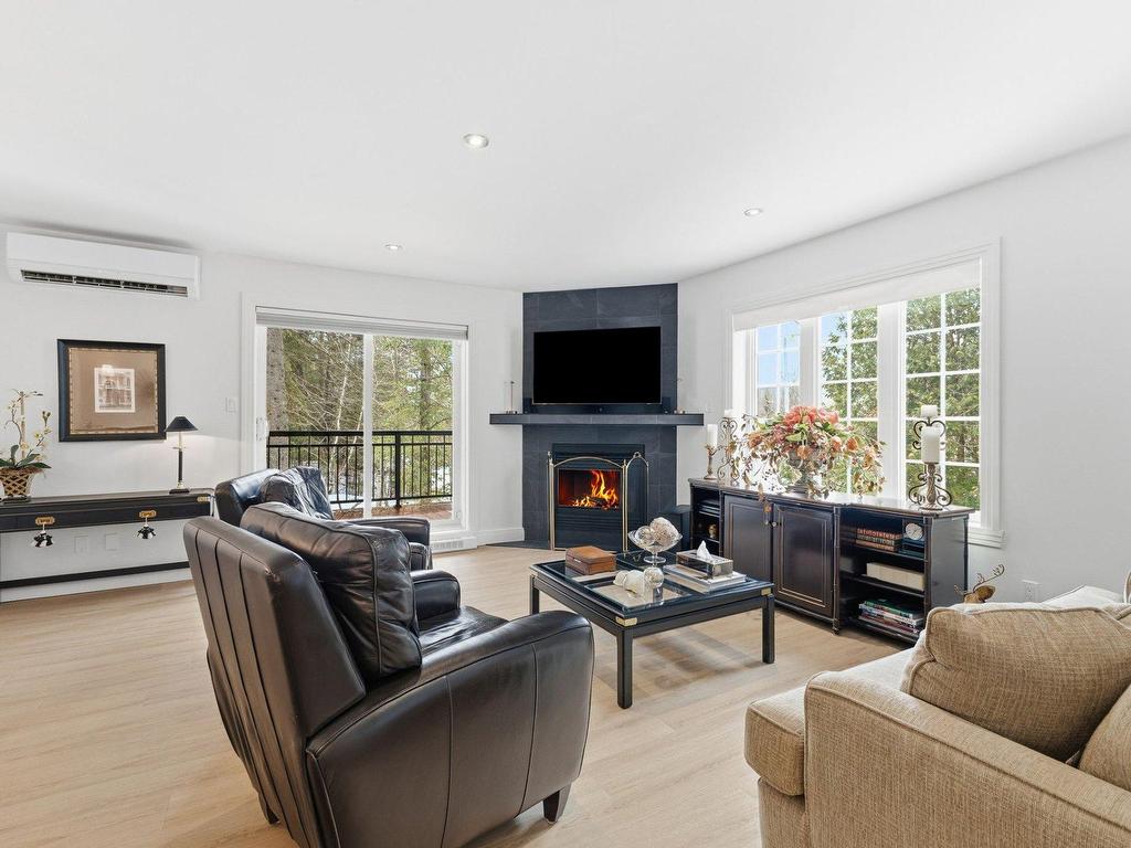 









145


Rue du Ruisseau-Clair

, 201,
Mont-Tremblant,




QC
J8E0A3

