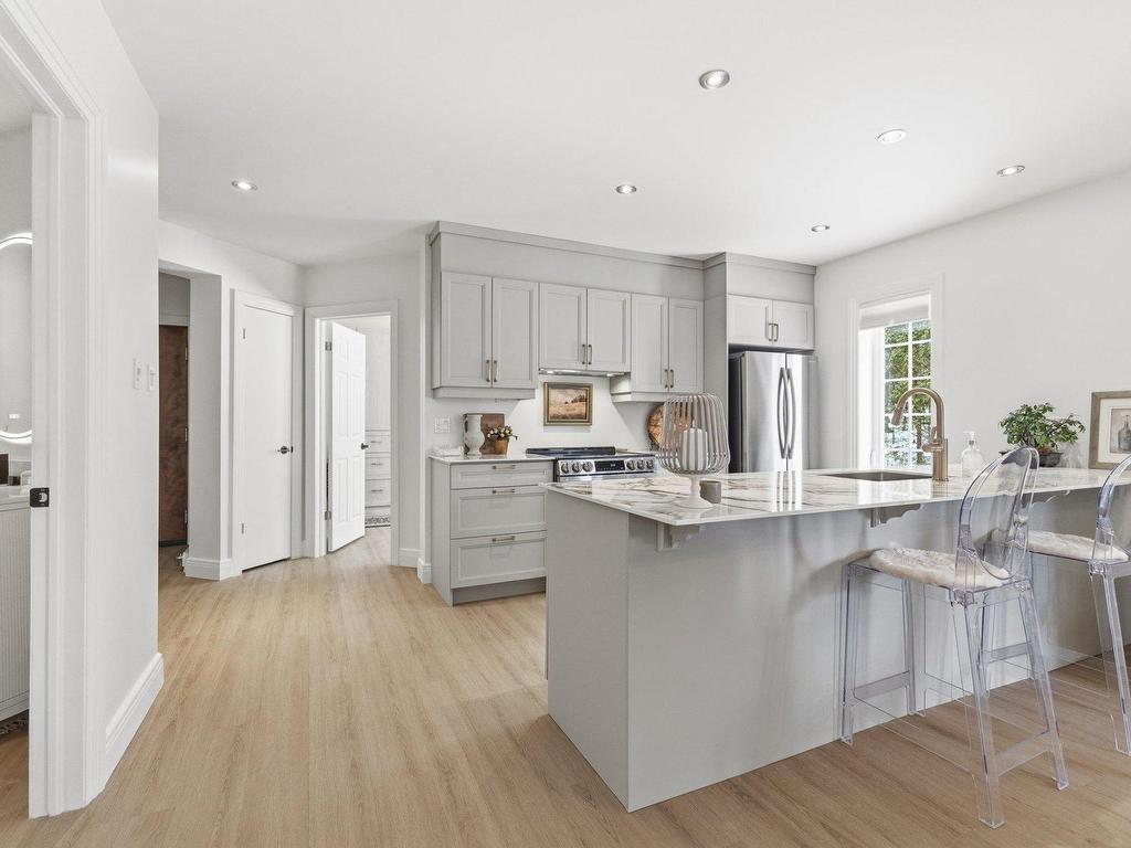 









145


Rue du Ruisseau-Clair

, 201,
Mont-Tremblant,




QC
J8E0A3

