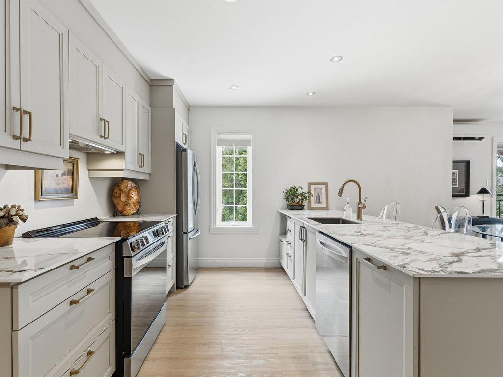 









145


Rue du Ruisseau-Clair

, 201,
Mont-Tremblant,




QC
J8E0A3

