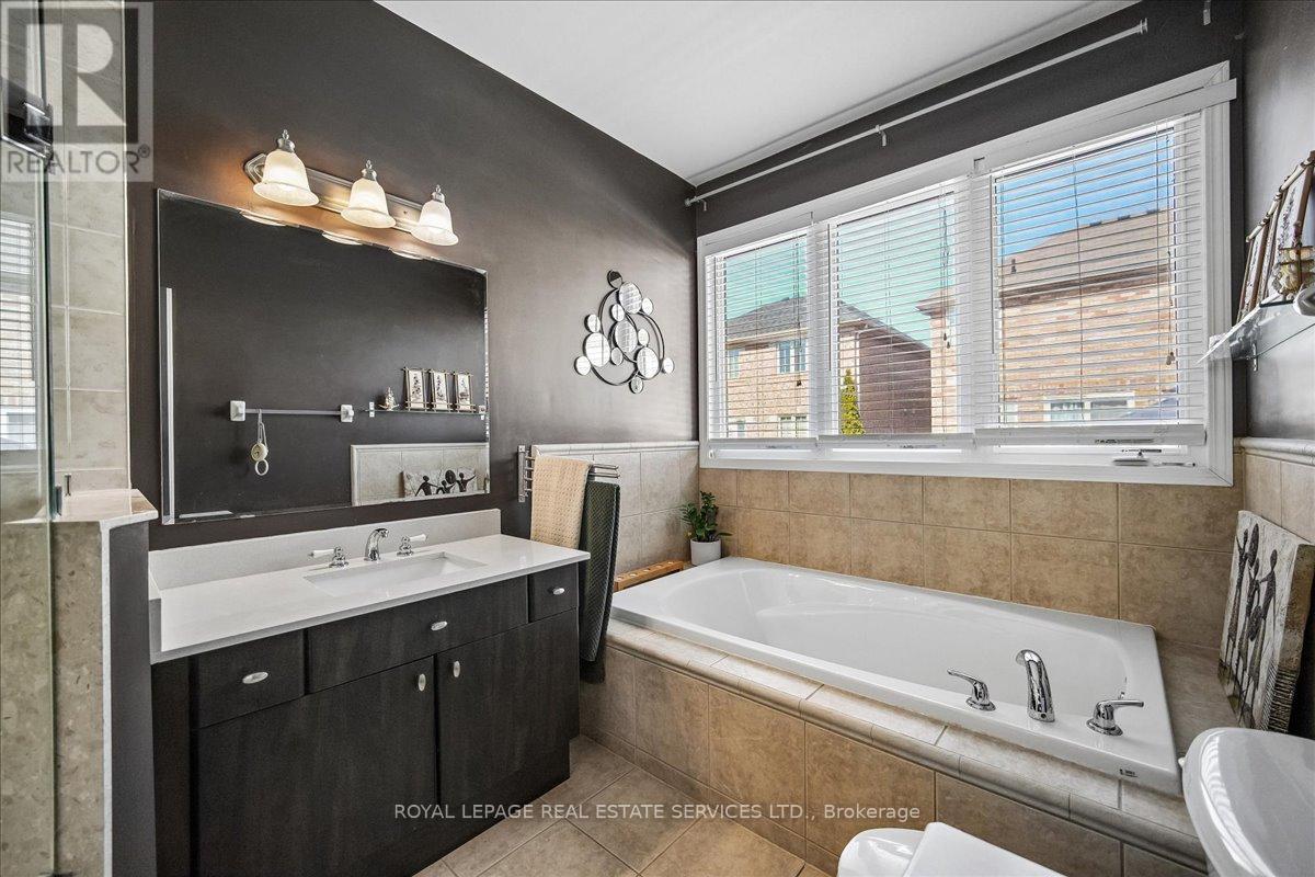 












693 SAVOLINE BOULEVARD

,
Milton,




Ontario
L9T0N2

