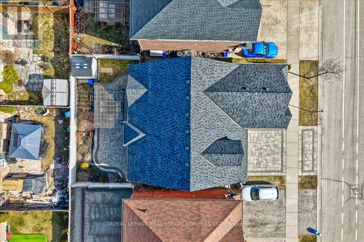 












693 SAVOLINE BOULEVARD

,
Milton,




Ontario
L9T0N2

