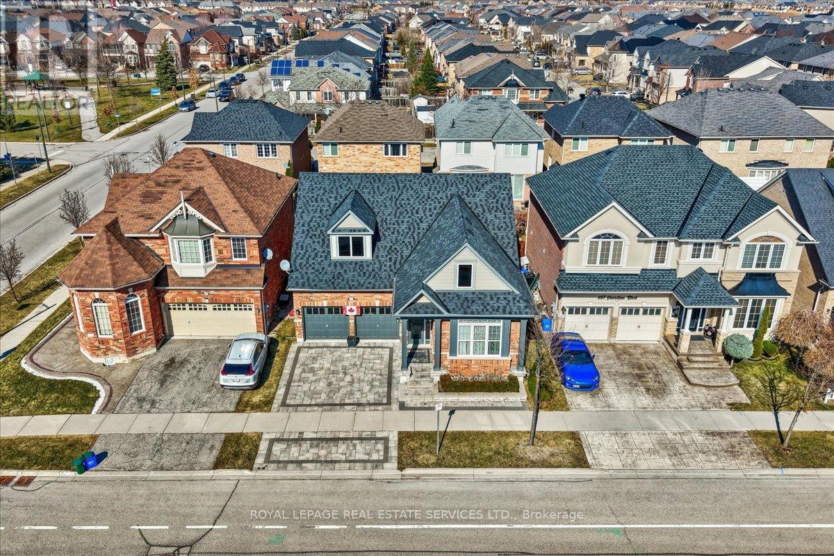 












693 SAVOLINE BOULEVARD

,
Milton,




Ontario
L9T0N2

