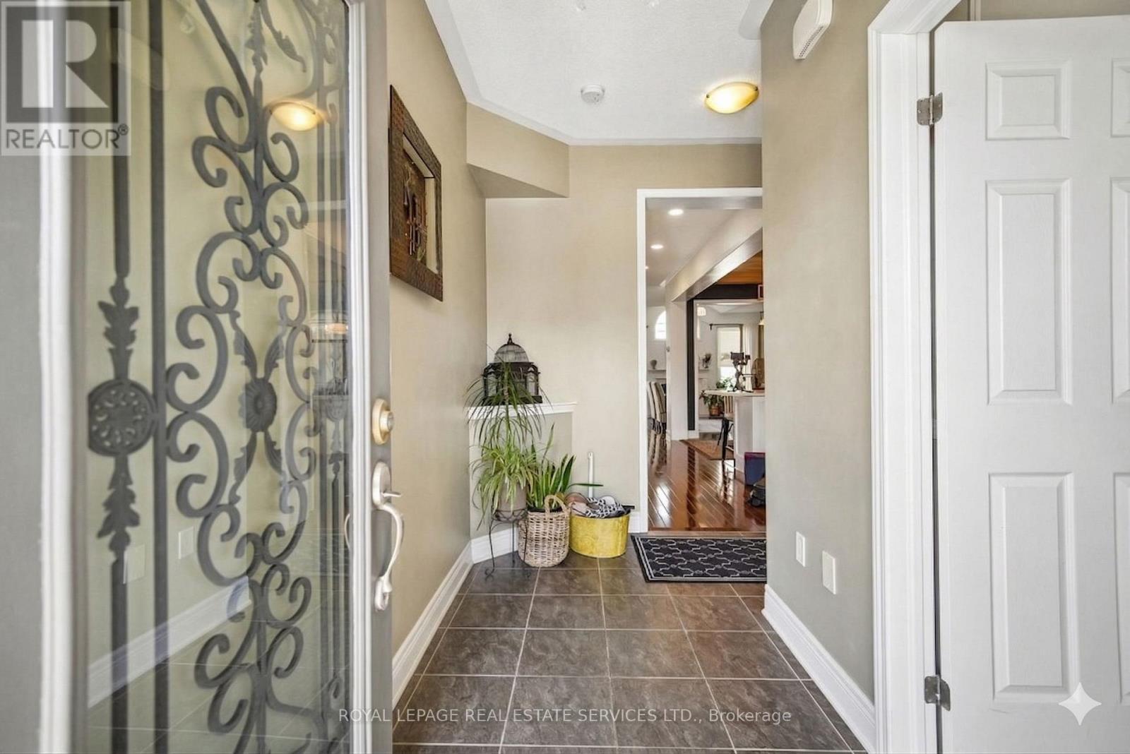 












693 SAVOLINE BOULEVARD

,
Milton,




Ontario
L9T0N2

