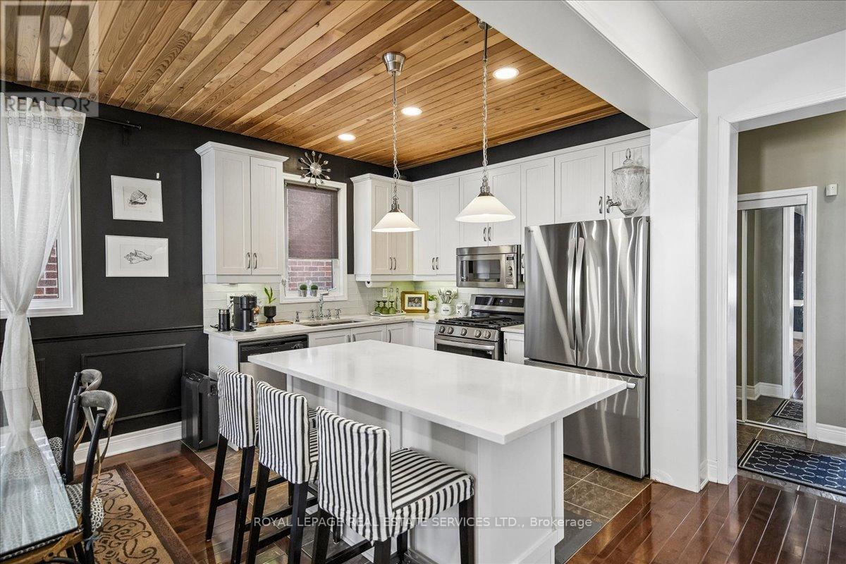 












693 SAVOLINE BOULEVARD

,
Milton,




Ontario
L9T0N2

