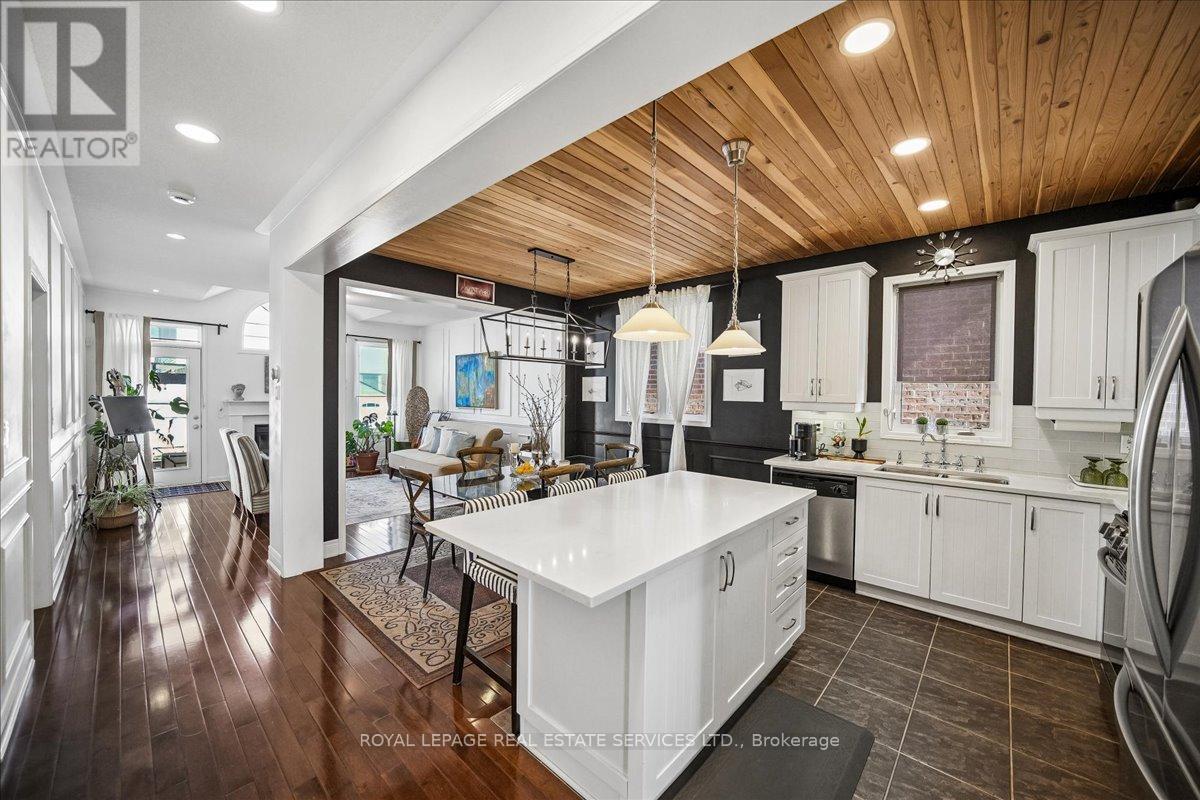 












693 SAVOLINE BOULEVARD

,
Milton,




Ontario
L9T0N2

