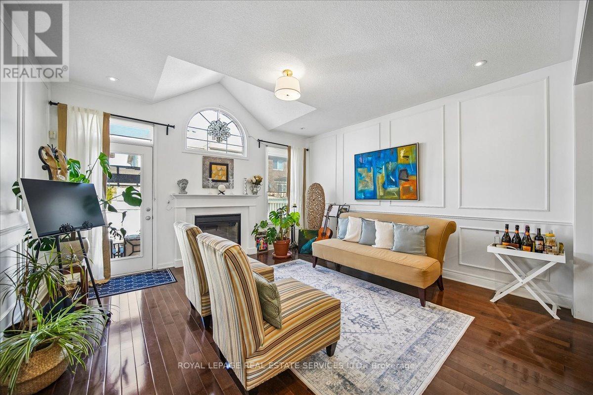 












693 SAVOLINE BOULEVARD

,
Milton,




Ontario
L9T0N2

