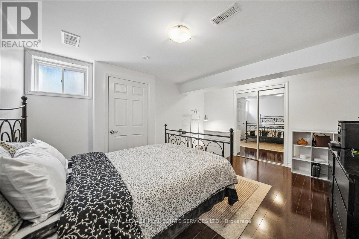 












693 SAVOLINE BOULEVARD

,
Milton,




Ontario
L9T0N2

