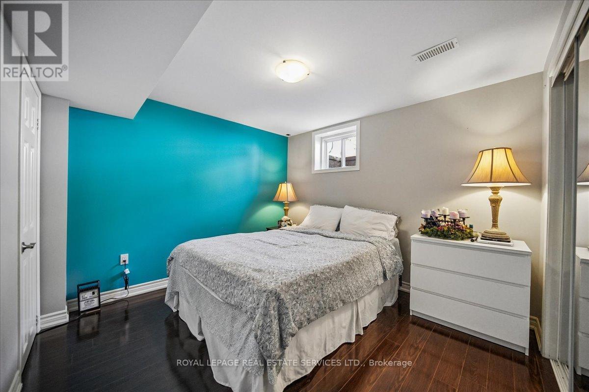 












693 SAVOLINE BOULEVARD

,
Milton,




Ontario
L9T0N2

