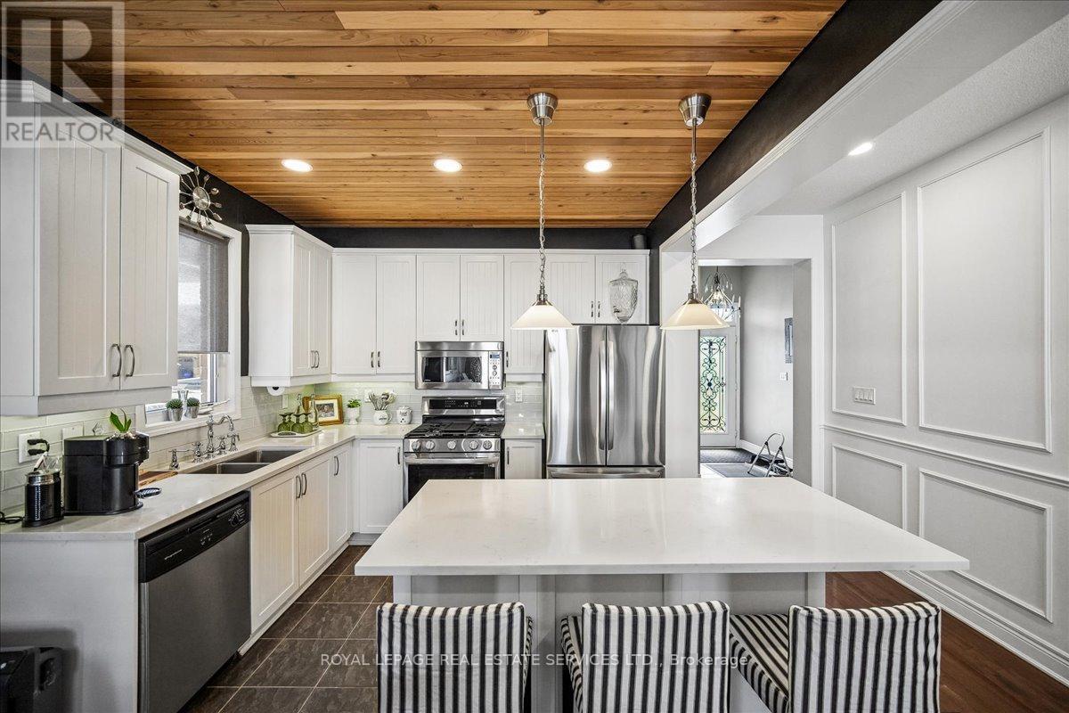 












693 SAVOLINE BOULEVARD

,
Milton,




Ontario
L9T0N2

