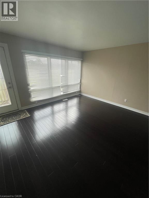 












124 AVALON Place

,
Kitchener,




Ontario
N2M4N7

