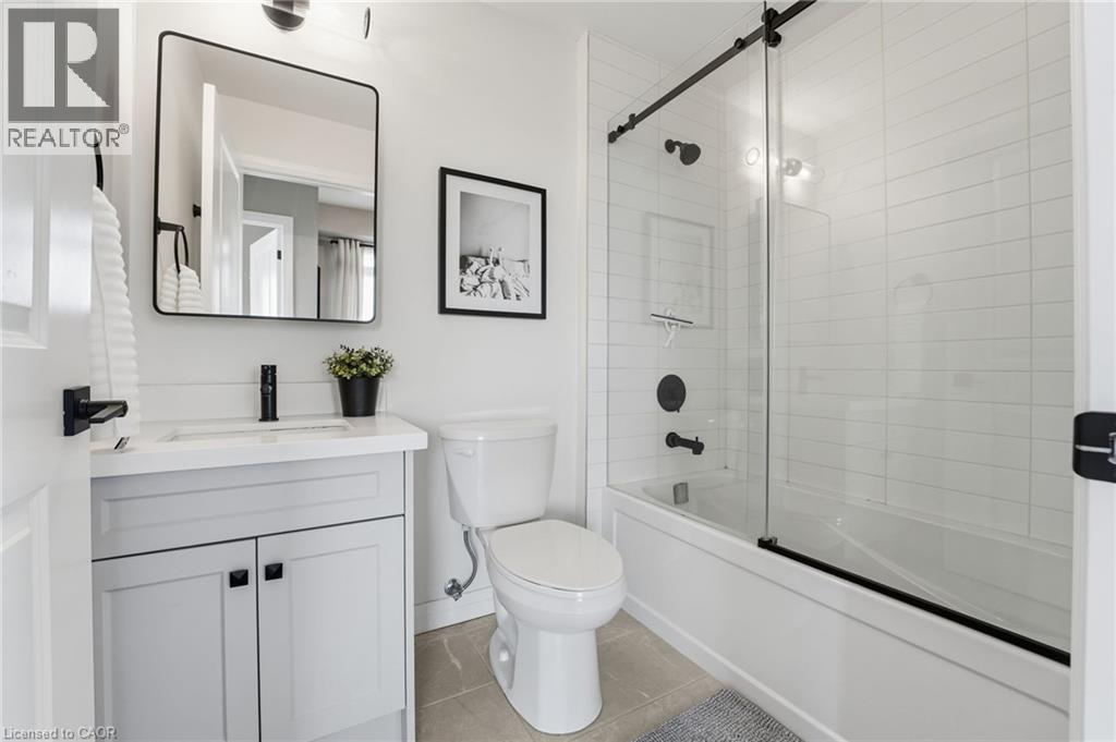 












120 SPRINGVALLEY Crescent Unit# 203

,
Hamilton,




Ontario
L9C0G2

