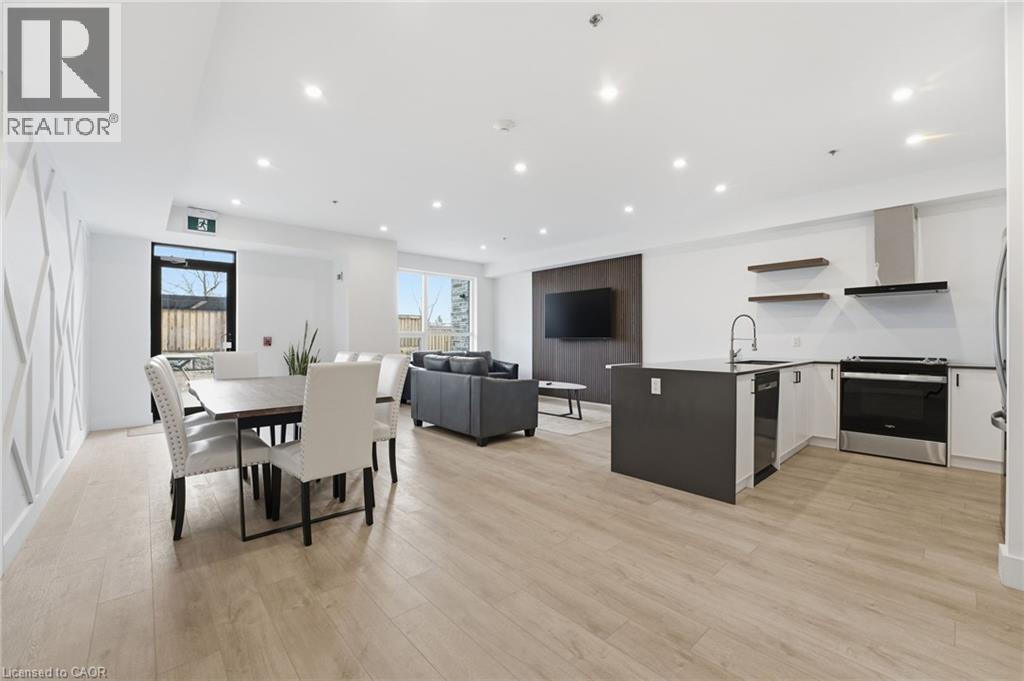 












120 SPRINGVALLEY Crescent Unit# 203

,
Hamilton,




Ontario
L9C0G2

