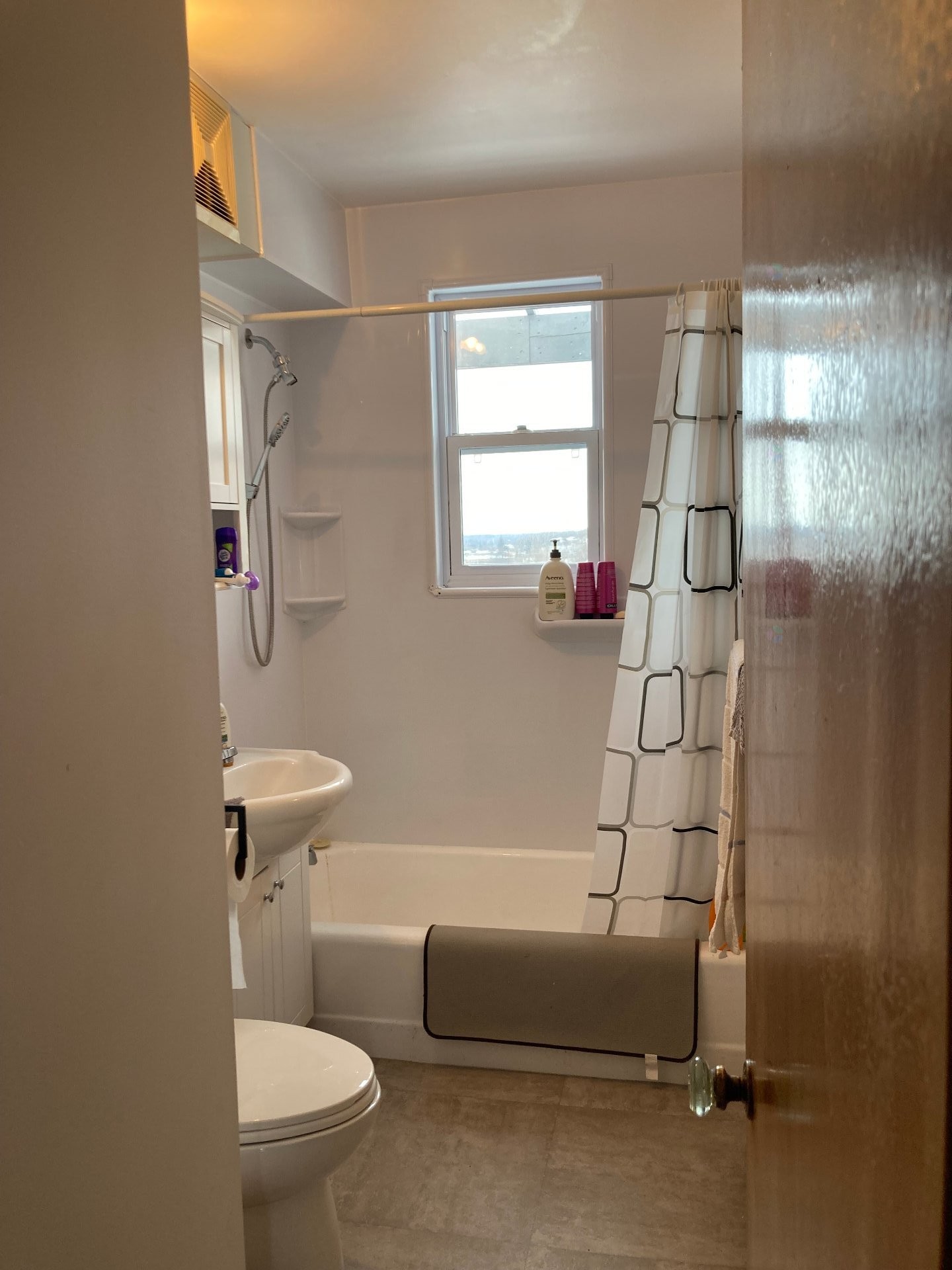 









653


Rue Montcalm

,
Shawinigan,




QC
G9N4M6

