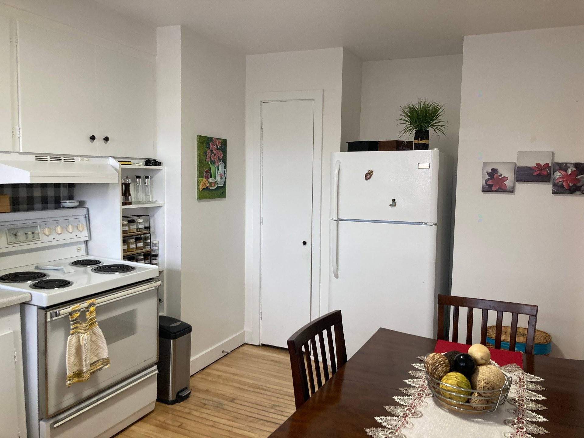 









653


Rue Montcalm

,
Shawinigan,




QC
G9N4M6

