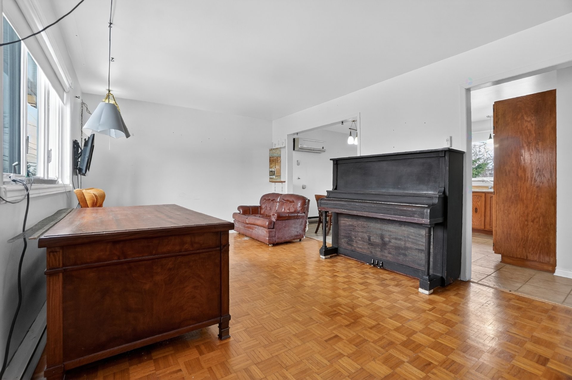 









2745


Rue Cornwall

,
Longueuil (Saint-Hubert),




QC
J3Y5G3

