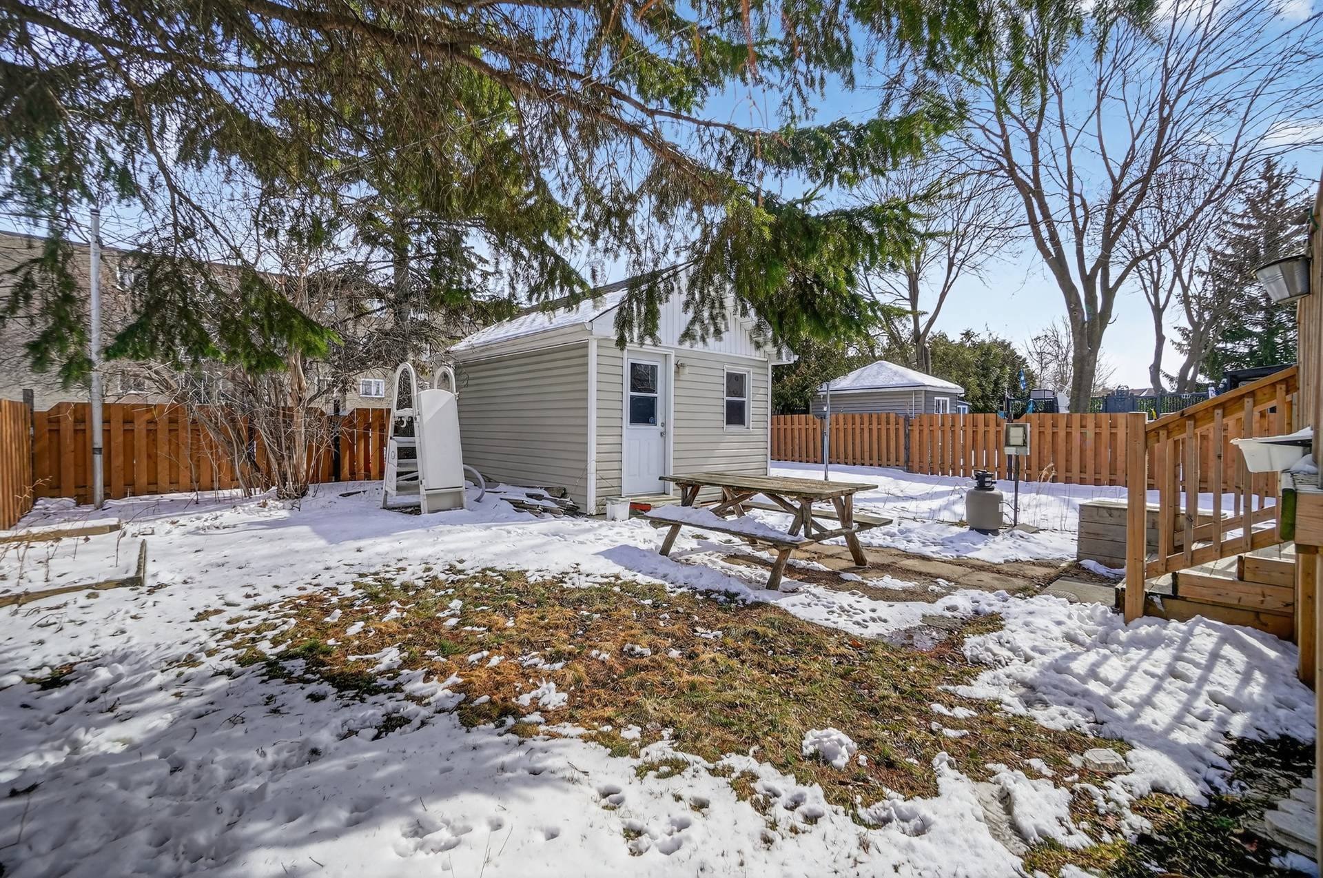 









2745


Rue Cornwall

,
Longueuil (Saint-Hubert),




QC
J3Y5G3

