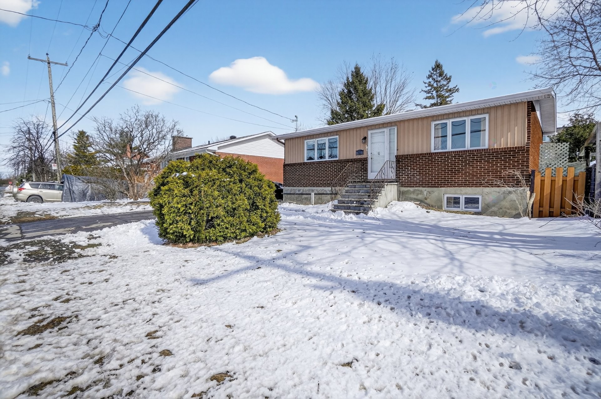 









2745


Rue Cornwall

,
Longueuil (Saint-Hubert),




QC
J3Y5G3

