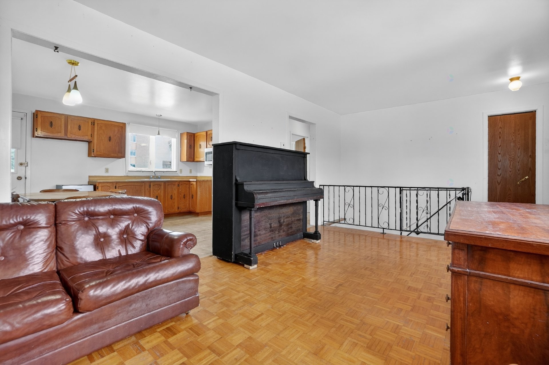 









2745


Rue Cornwall

,
Longueuil (Saint-Hubert),




QC
J3Y5G3

