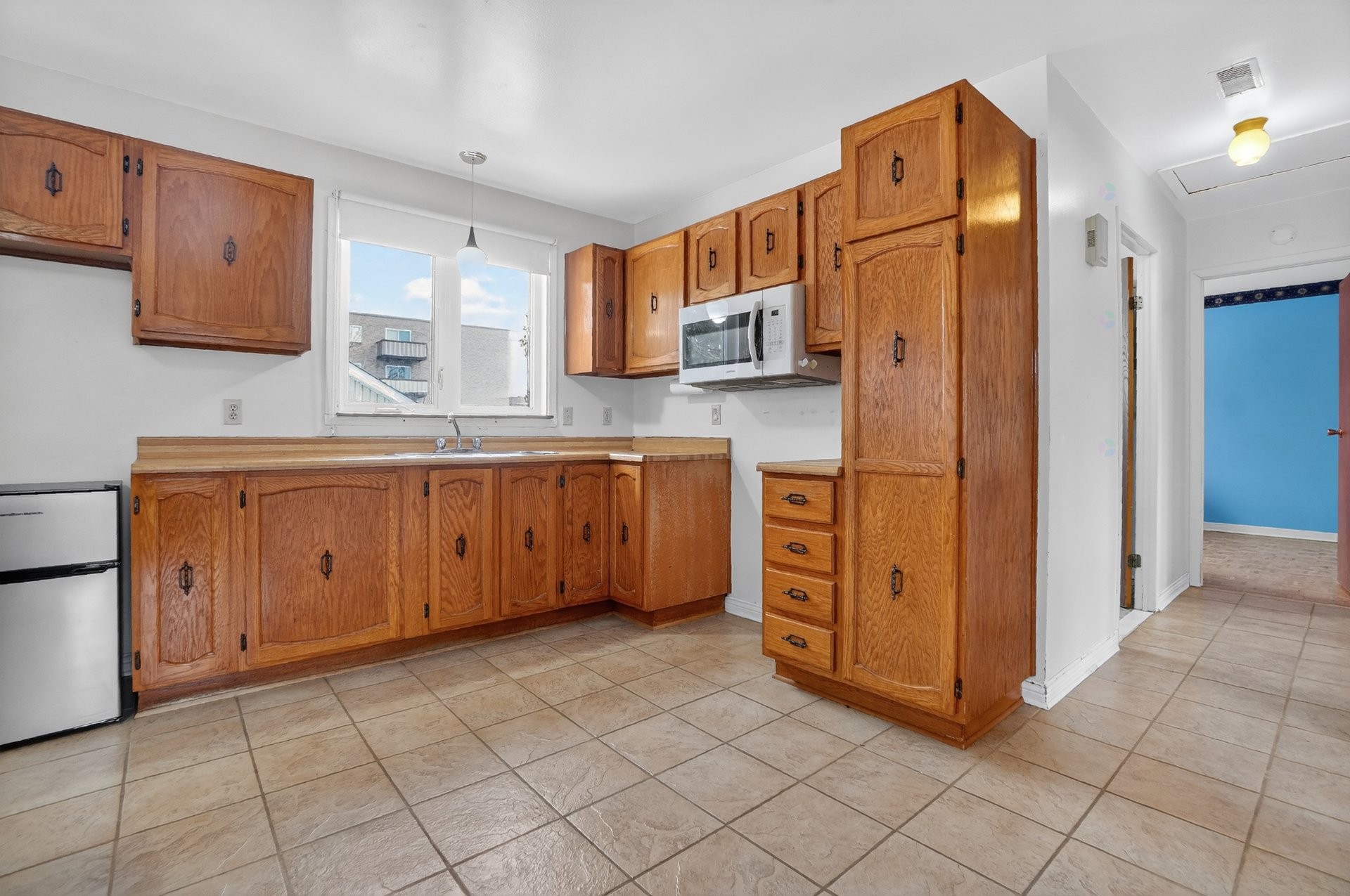 









2745


Rue Cornwall

,
Longueuil (Saint-Hubert),




QC
J3Y5G3

