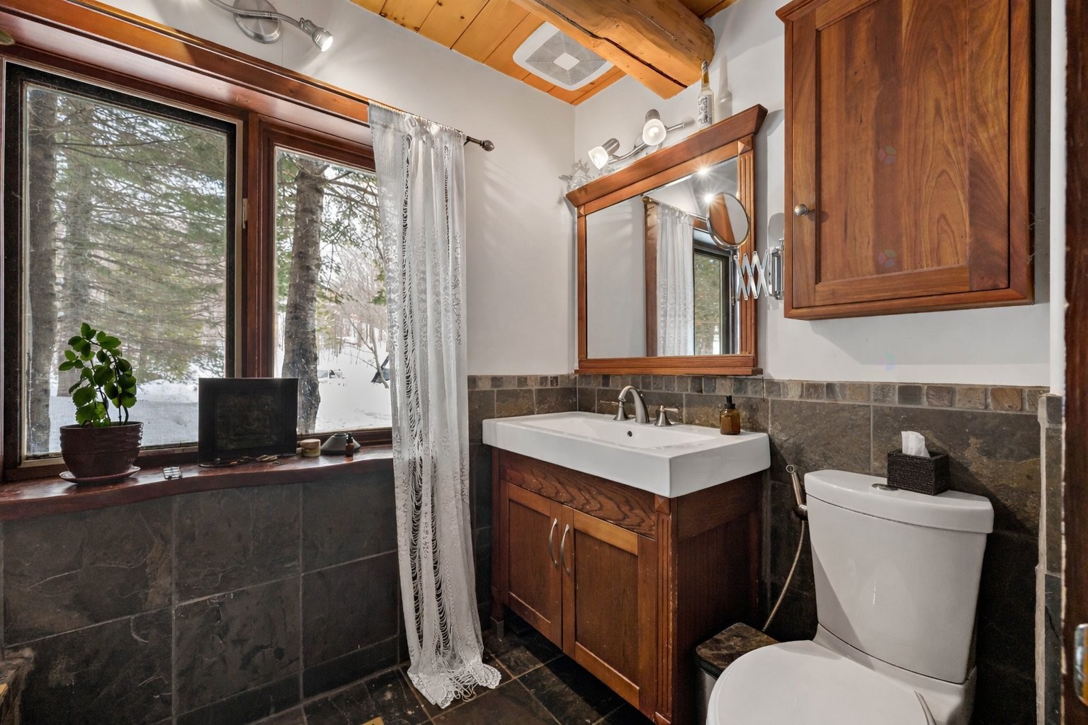 









225


Ch. Laurent

,
Saint-Adolphe-d'Howard,




QC
J0T2B0

