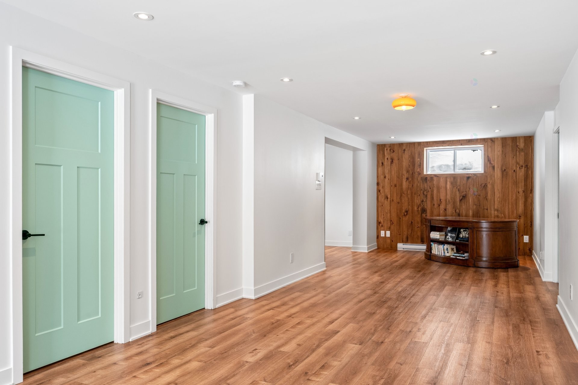 









225


Ch. Laurent

,
Saint-Adolphe-d'Howard,




QC
J0T2B0

