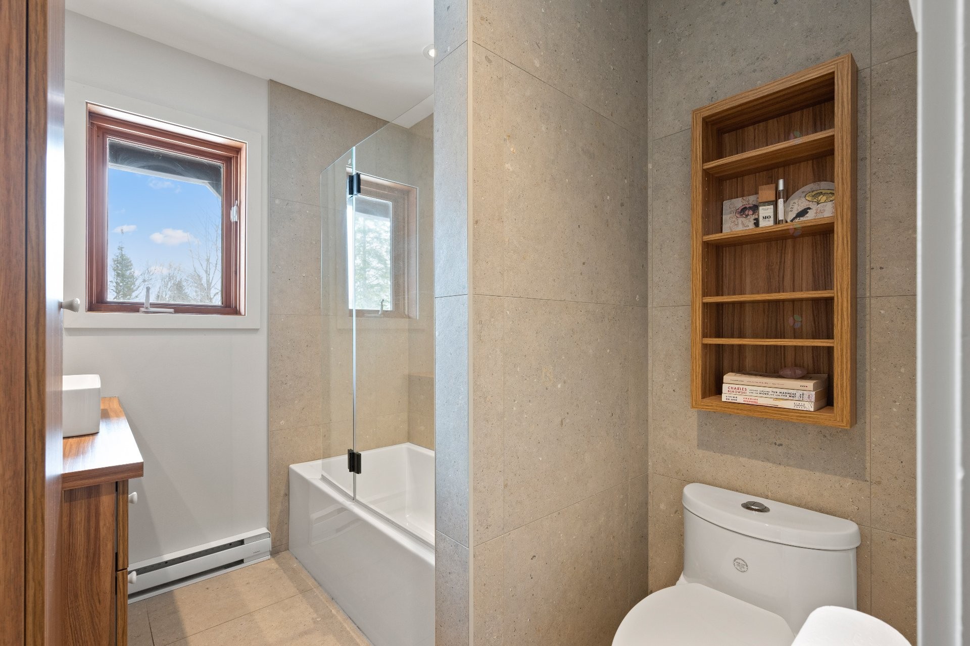 









225


Ch. Laurent

,
Saint-Adolphe-d'Howard,




QC
J0T2B0

