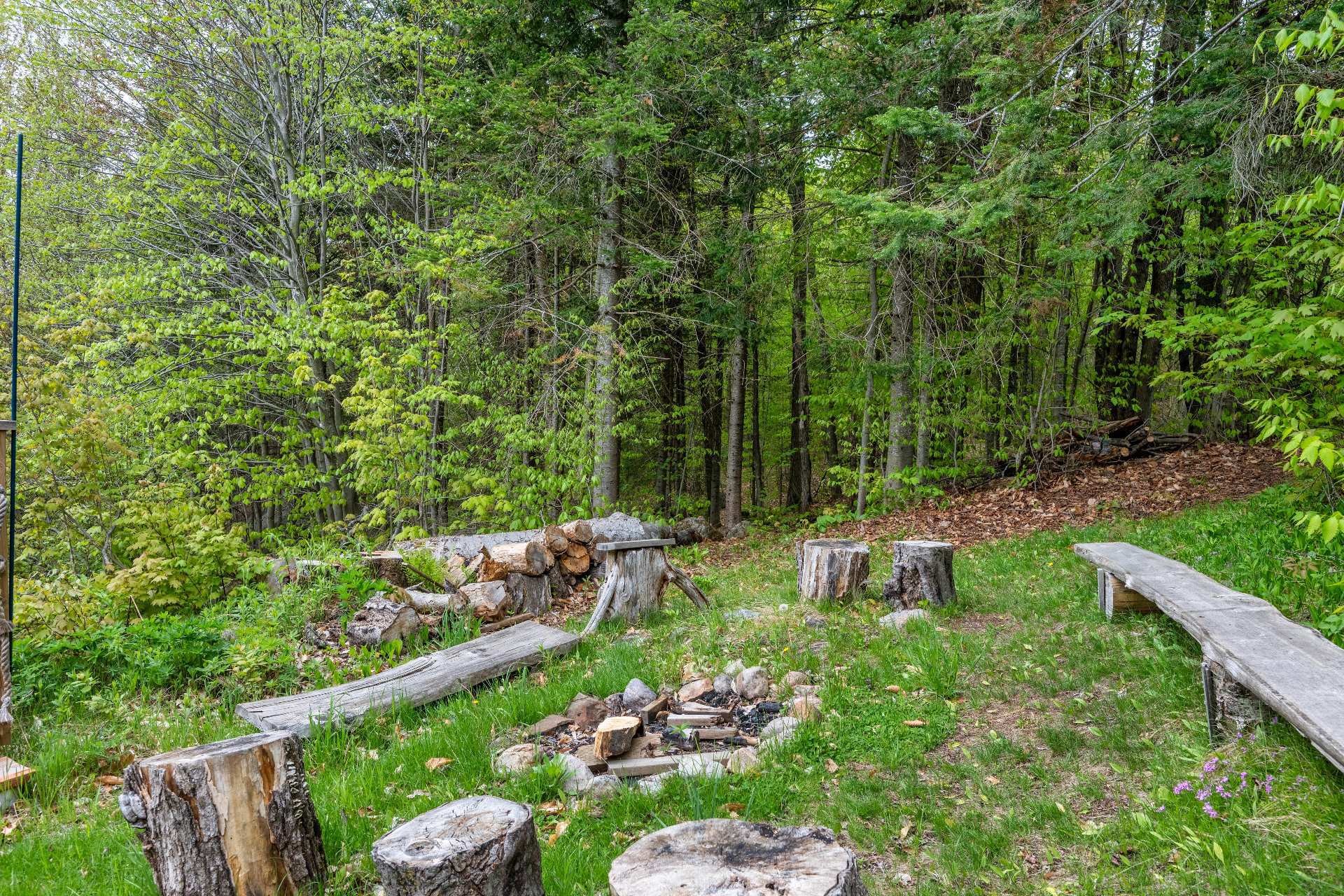 









225


Ch. Laurent

,
Saint-Adolphe-d'Howard,




QC
J0T2B0

