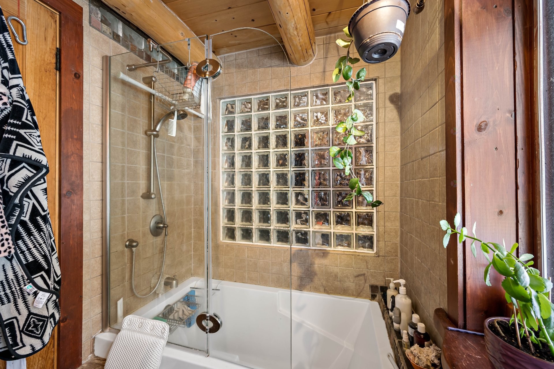 









225


Ch. Laurent

,
Saint-Adolphe-d'Howard,




QC
J0T2B0

