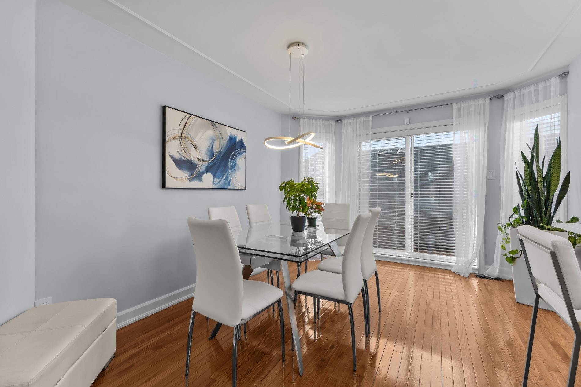 









1248


Rue des Azalées

,
Laval (Sainte-Dorothée),




QC
H7Y2G8

