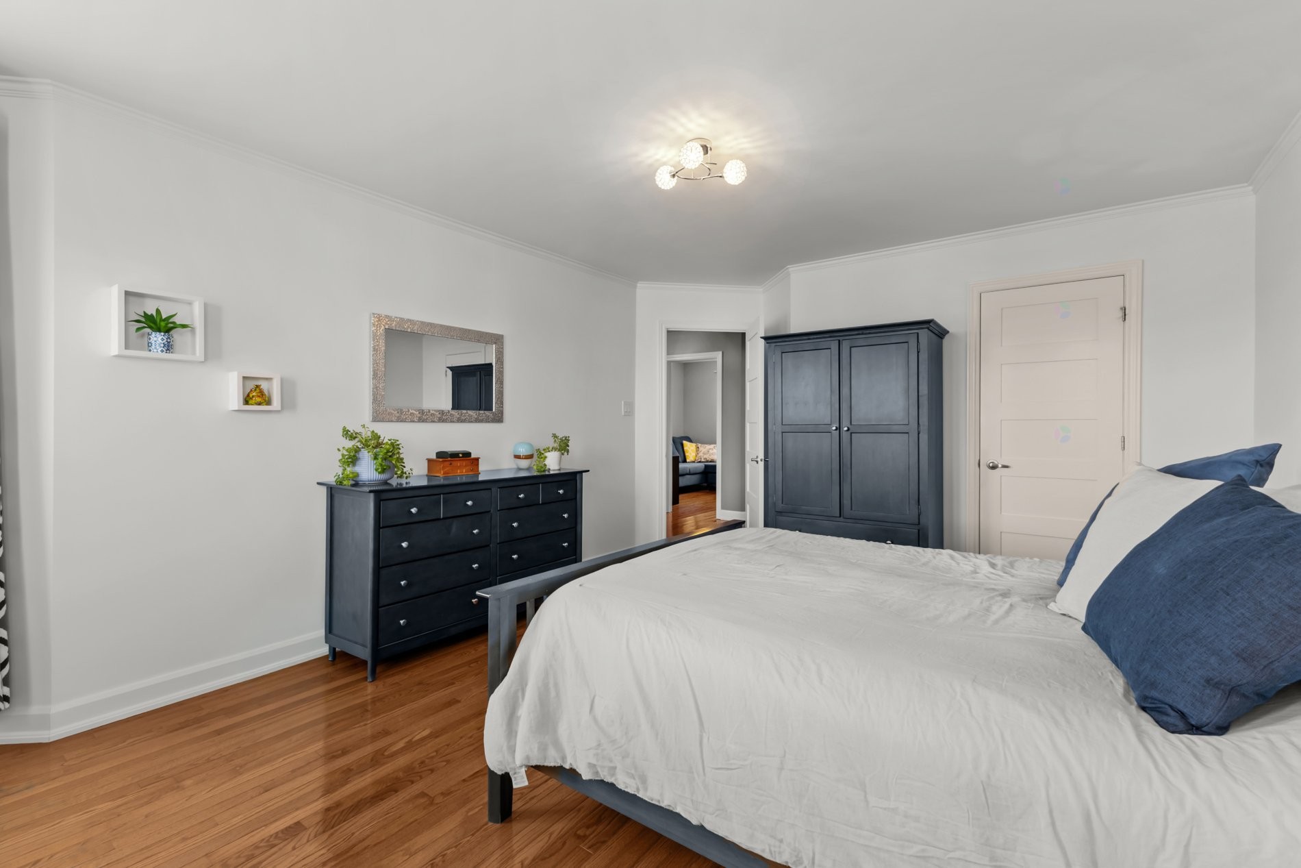 









1248


Rue des Azalées

,
Laval (Sainte-Dorothée),




QC
H7Y2G8

