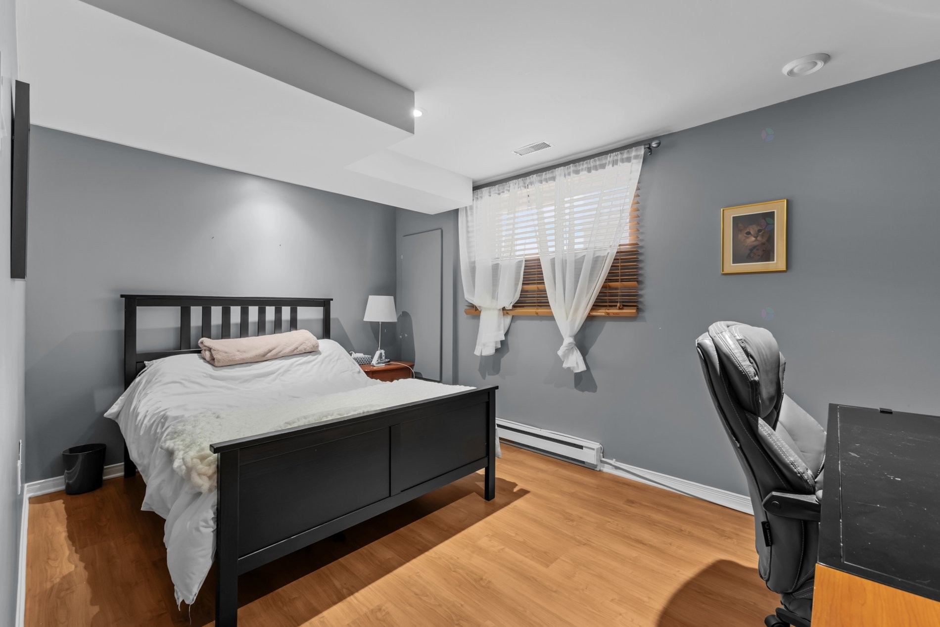 









1248


Rue des Azalées

,
Laval (Sainte-Dorothée),




QC
H7Y2G8

