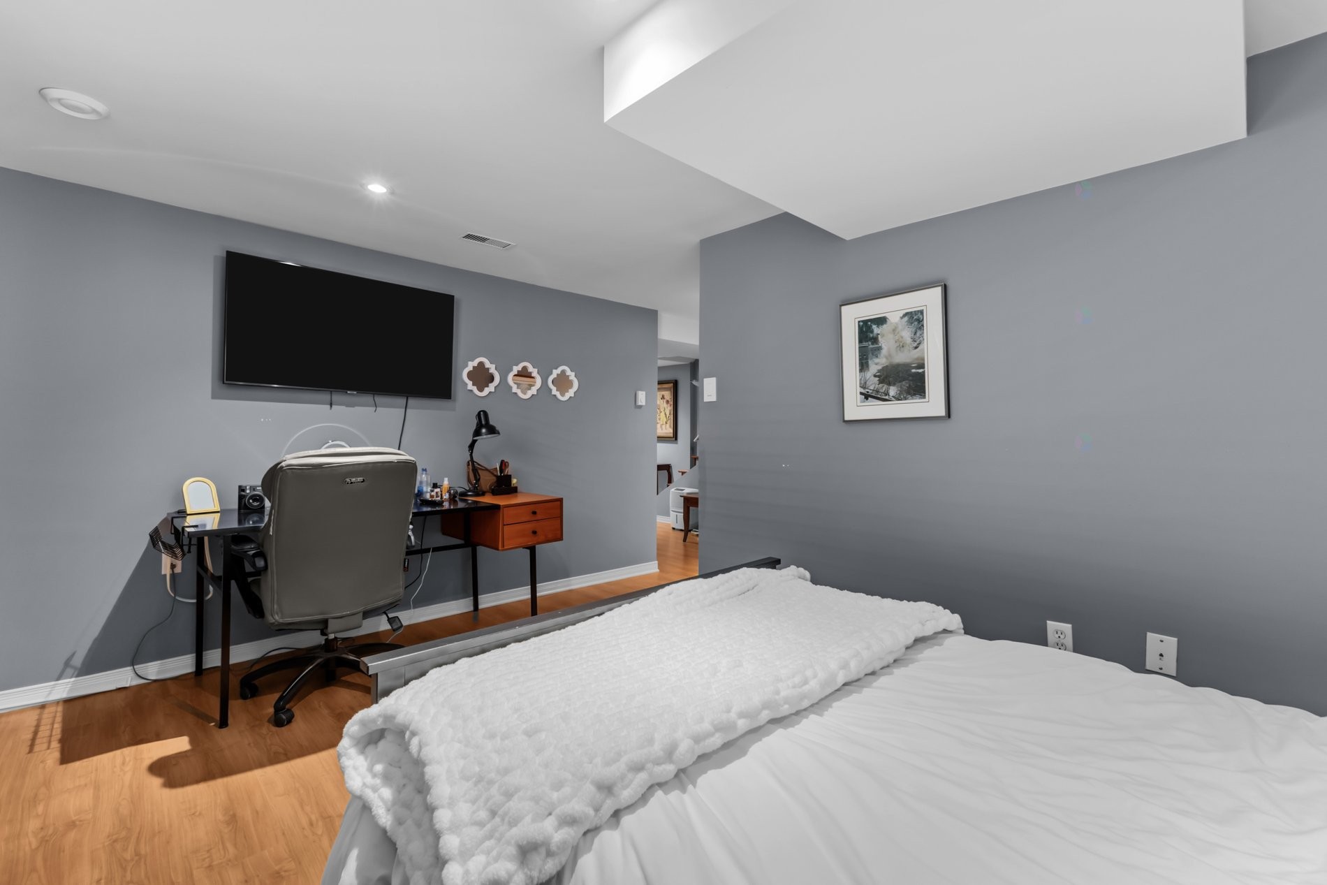 









1248


Rue des Azalées

,
Laval (Sainte-Dorothée),




QC
H7Y2G8

