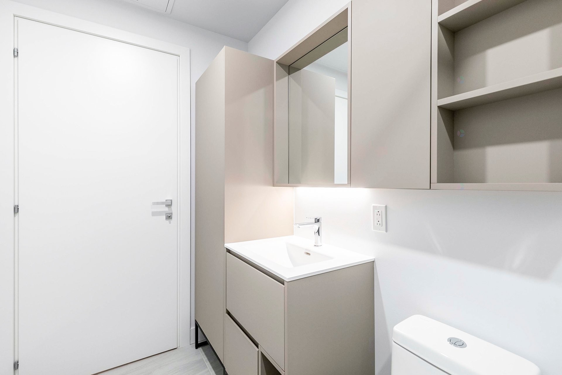 









1500


Boul. René-Lévesque O.

, 2401,
Montréal (Ville-Marie),




QC
H3G0H6

