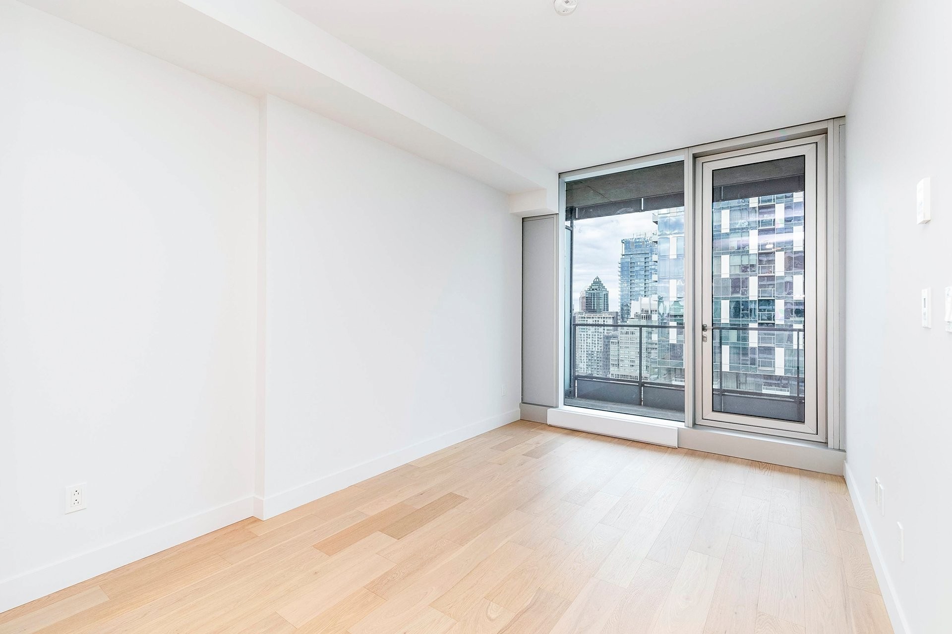 









1500


Boul. René-Lévesque O.

, 2401,
Montréal (Ville-Marie),




QC
H3G0H6

