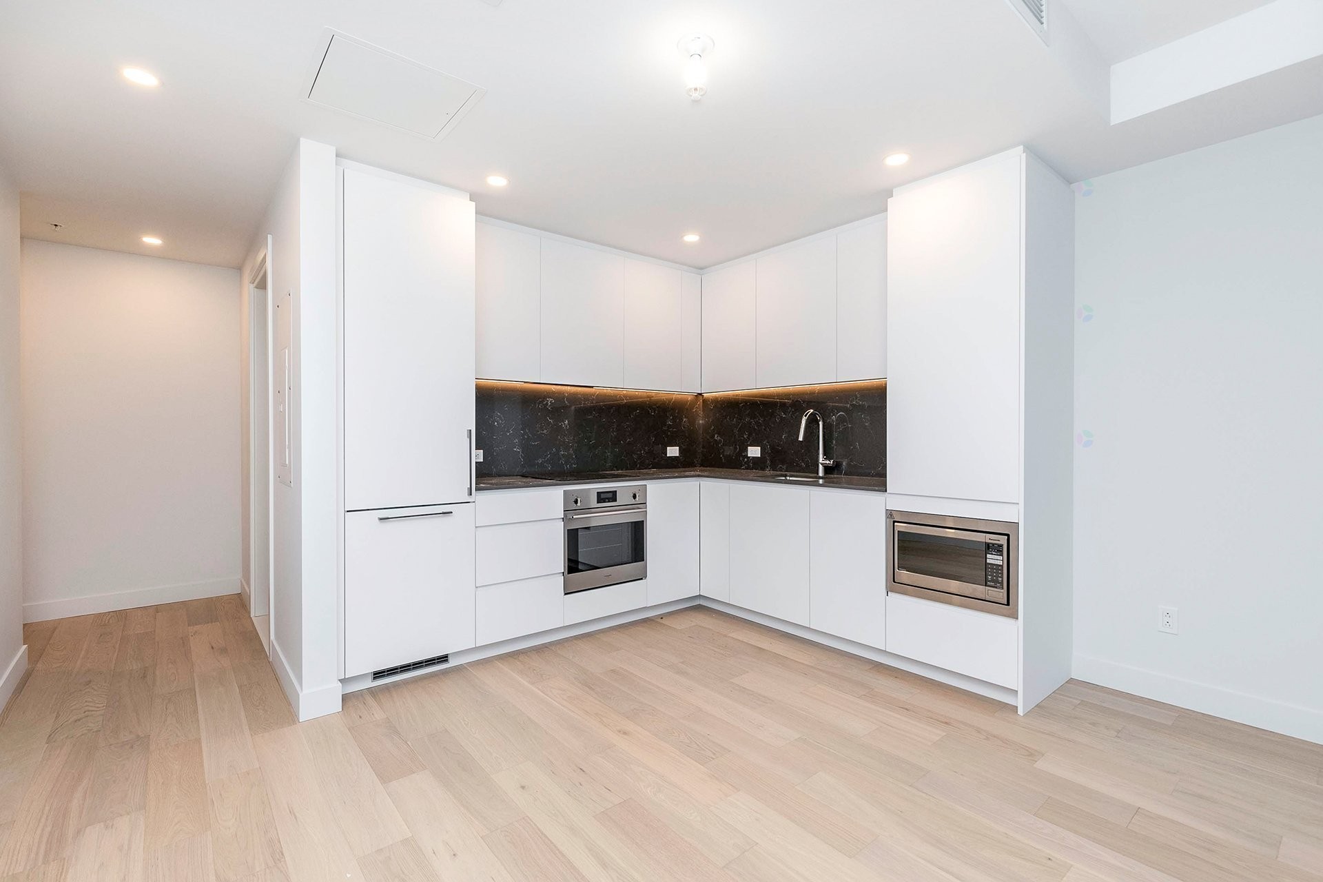 









1500


Boul. René-Lévesque O.

, 2401,
Montréal (Ville-Marie),




QC
H3G0H6

