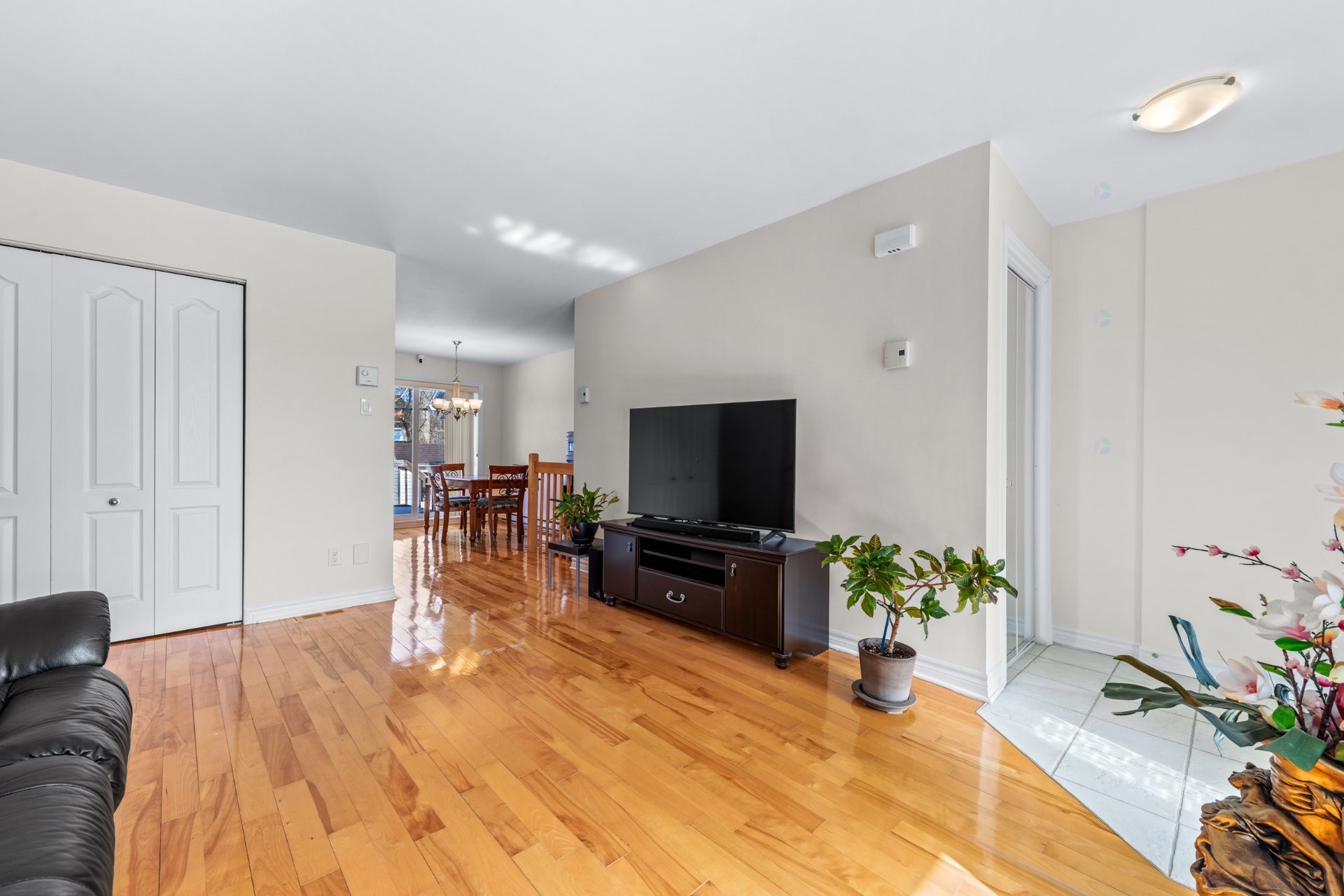 









457


Rue du Mimosa

,
Saint-Amable,




QC
J0L1N0

