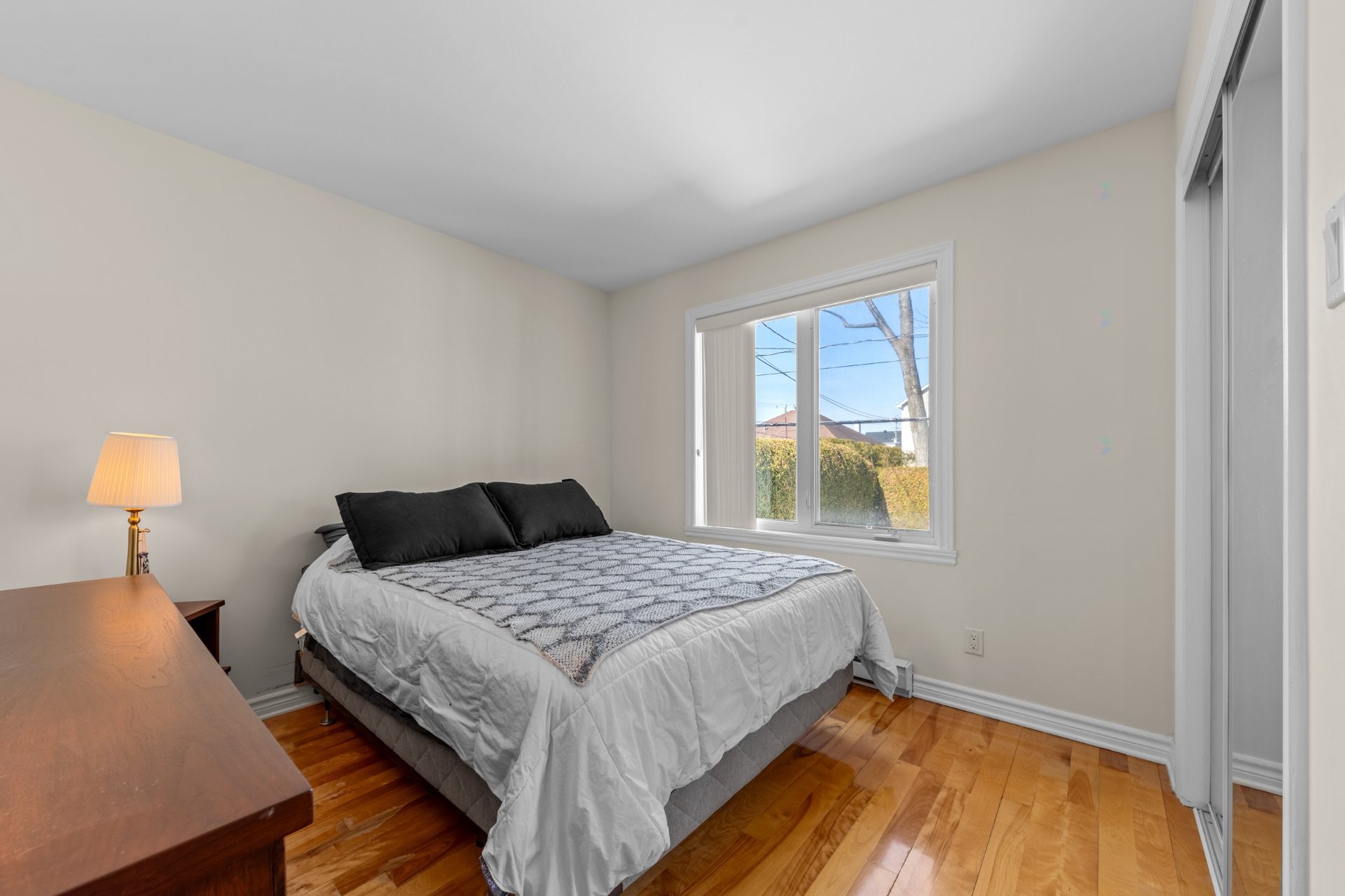 









457


Rue du Mimosa

,
Saint-Amable,




QC
J0L1N0

